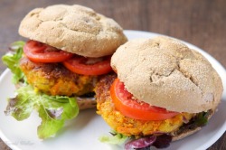 foods4me:  Vegan Carrot Burgers