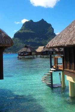 robert-dcosta:  Bora Bora Lagoon Resort (Raineys)