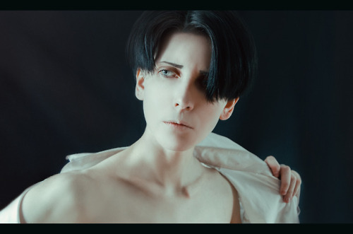Me as Levi.I can’t say I love such kind of photos (with even a bit of nudity) but this one was made 