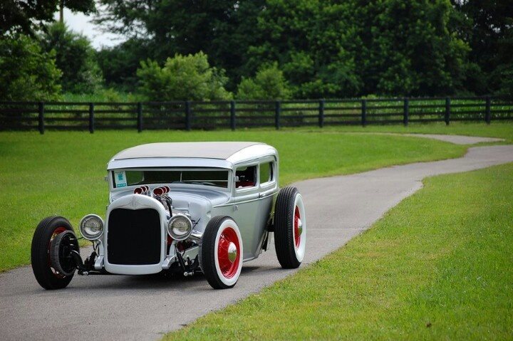 HOT RODZ & PINUPS