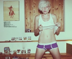 Dyke-Lesbian-Andro-Queer-Photos:  -