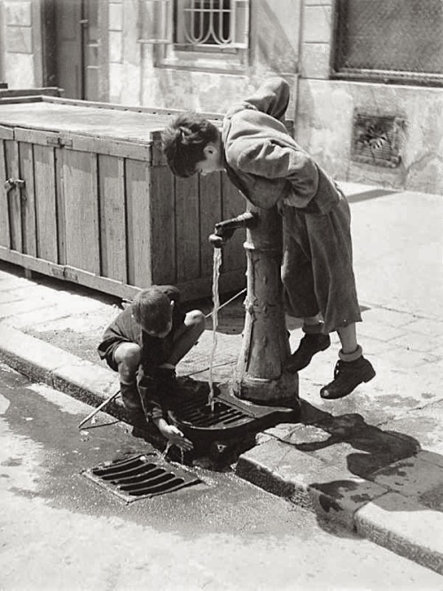 henk-heijmans:  At the well, ca. 1941 - by