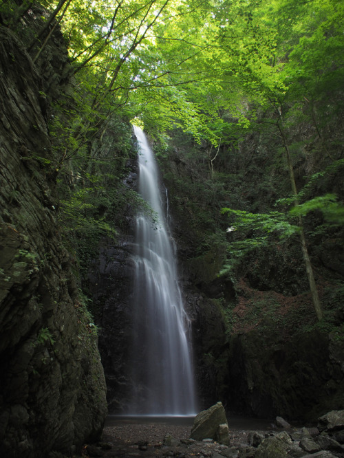Hyakuhiro Waterfall by prelude2000