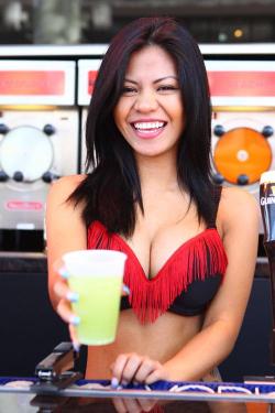 lasvegaslocally:  A Downtown Las Vegas cutie and a cheap margarita. What more do you really need? (via Fremont Street Experience)  I don&rsquo;t see any margaritas