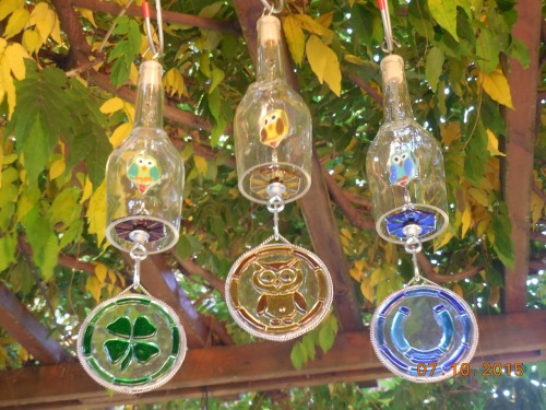 <p><a href="http://www.gaelglass.com/wind-chimes.php">http://www.gaelglass.com/wind-chimes.php</a></p>

<p>I am so proud of these Good Luck Wind Chimes by Pierangelo Tosi! Not only are they pretty, but they also sound nice in the wind!</p>