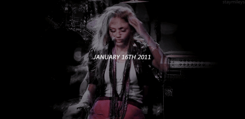 more-smiles-and-cry-less:  staymileys:Ten years ago the pilot of Hannah Montana aired on Disney Channel. TT-TT