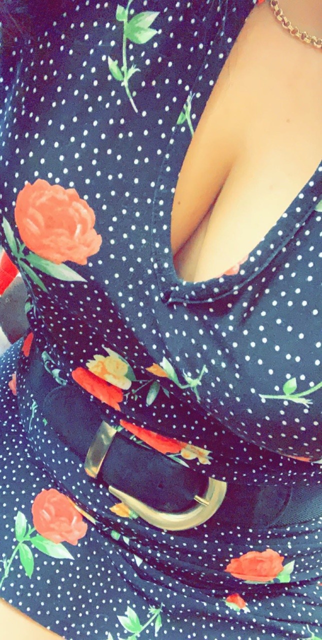 coveredsunshine:  Dots and flowers ♥️…. thickness 😳