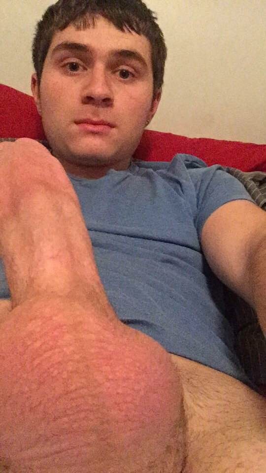 sexy-trixie08:  Fuckboy#49 another cutie loves to show off to everyone… He requested