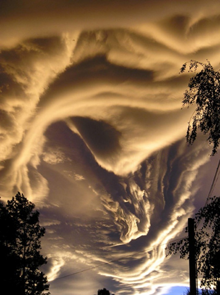 Asperatus clouds. Taken in New Zealand (South Island) © Tanis Danielson