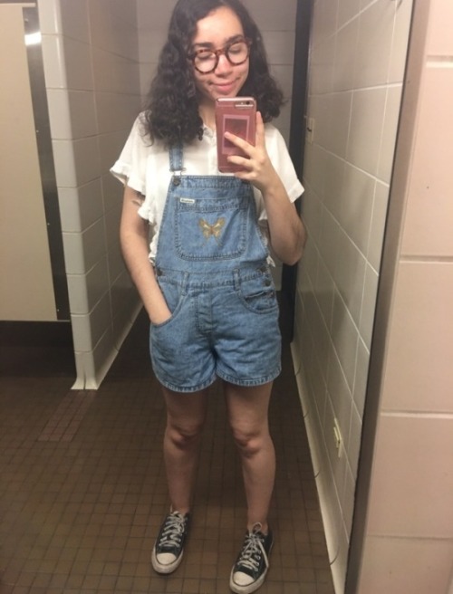 rememberyourbarefeet:My overalls have a butterfly on them @taylorswift ts7 teas 