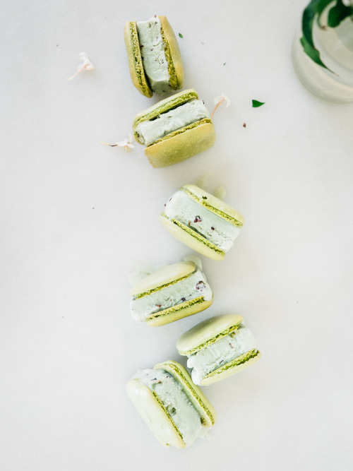 foodopia:
“Matcha Jasmine Macaron Ice Cream Sandwiches
”