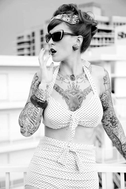 alternative-pinup:  Alternative Pinup girl Follow us at : http://alternative-pinup.tumblr.com/