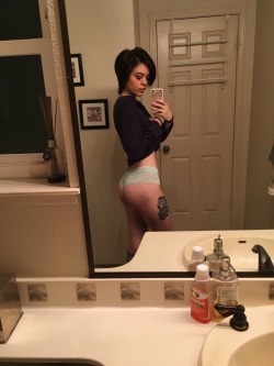 thatcoolkidmarissa:  faked my butt looking