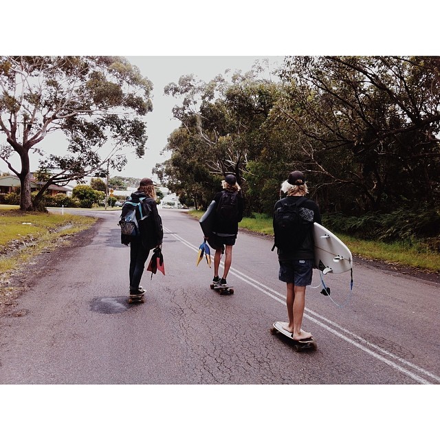 i-belong-to-the-sea:  i-belong-to-the-sea:  Early mornings. Harry, Jakeb and Jack.