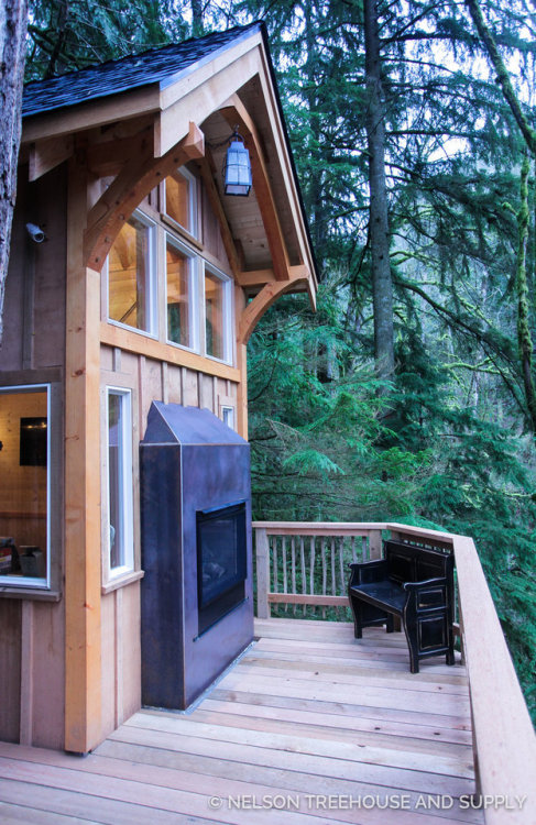 utwo:  Ski Lodge Treehouse© nelsontreehouse  Damn Pete Nelson is a genius … just wow