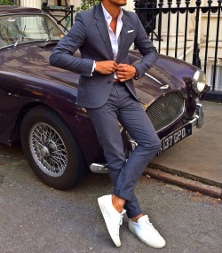 Hollisterandlevis:  Louisnicolasdarbon:  Today I’m Wearing Grey Suit From Marc