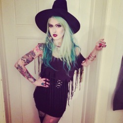 victoria-van-violence:  Happy Halloween <3