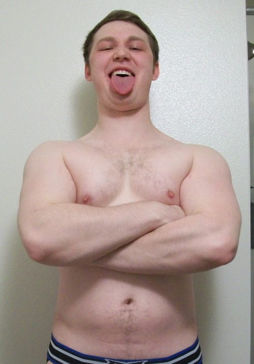 notlostonanadventure:  tiniestabyss:  Tummy Tuesday- after gym edition  Oh look, it’s this sexy mother fucker