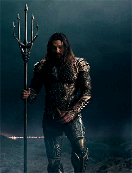 dcmultiverse:Hey, I don’t mind if the oceans rise.Jason Momoa as Arthur Curry/Aquaman in Justice Lea