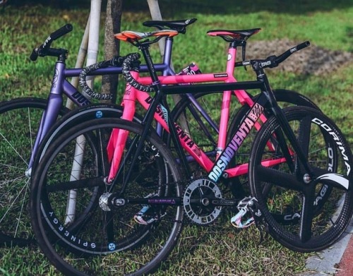 hizokucycles:Reposted from @dosnoventa - Squad Goals by @pye_bikes  #dsnvlosangeles #dsnvhouston #do