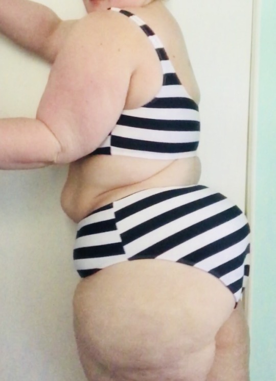 ox-miss-a:  Wednesday, October 24th, 2018Still love this swimsuit, even if it makes my boobs look small.