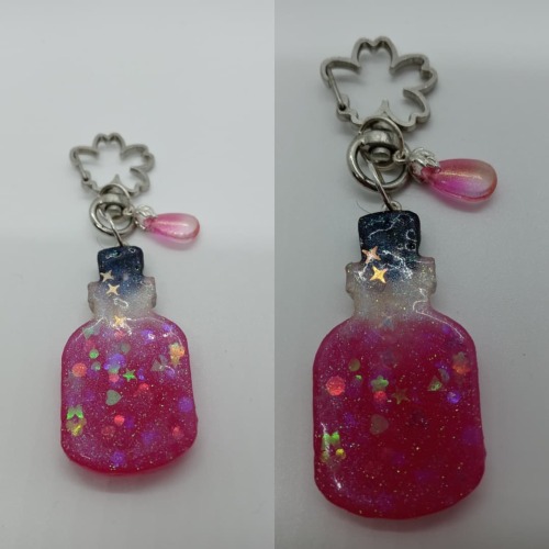 ✨ Bright Pink Potion ✨The silver blossom keyring looked much better with the pinkish-orange teardrop