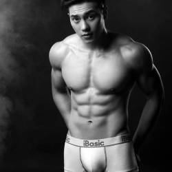 menofvietnam: Le Van Tien (stage name Lee