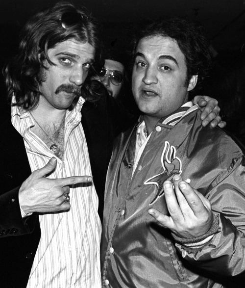 riverstyx666:  Glenn Frey of The Eagles & Jim Belushi