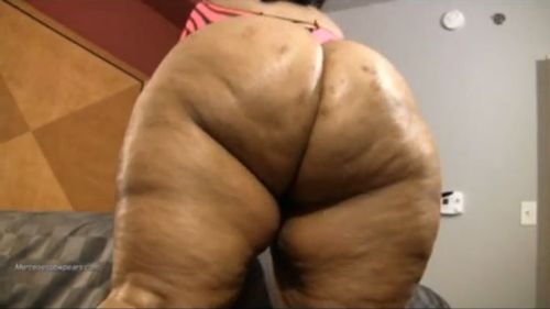 hugebbw:  Huge Amazing Black Ass - LA Gurl porn pictures