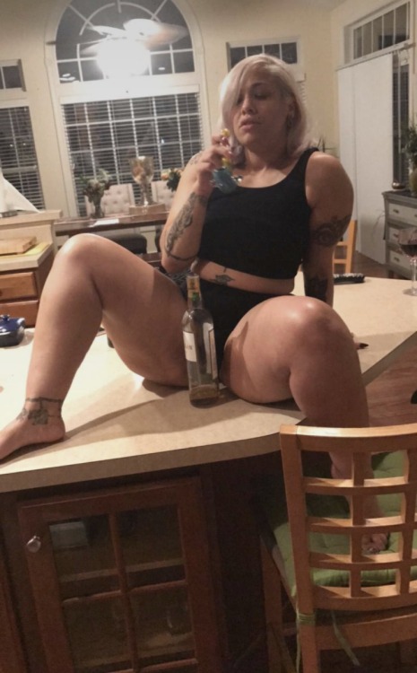 Porn Pics pcando:  iloveherlips:  Scarlett  Damn kitchen