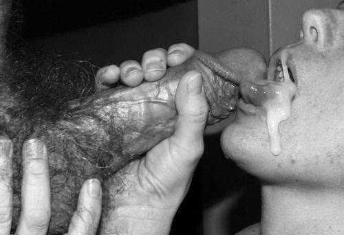 daddyworship:  Tasting Daddy’s hot, sticky reward. 