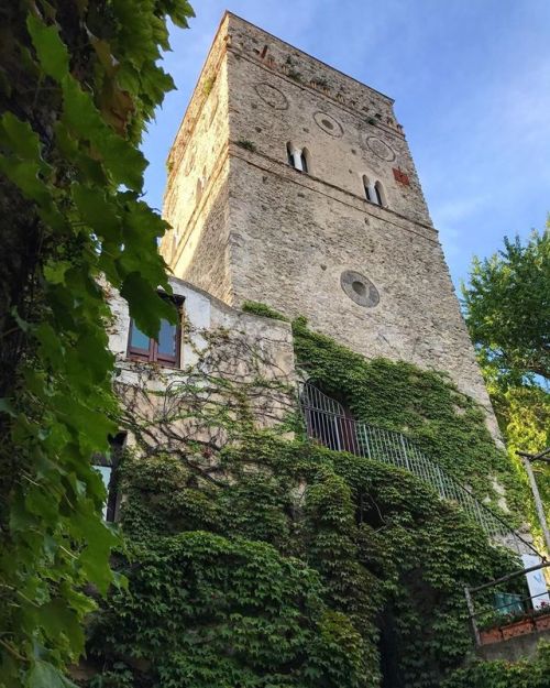 The beauty of Ravello. (at VILLA RUFOLO - RAVELLO) www.instagram.com/p/B2AK2DII2dd/?igshid=n