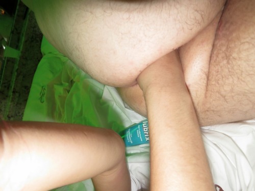 perverse-couple:   Let me give you a hand Berserk…. My wishlist: http://amzn.com/w/2S806BDDGXSRN -Valkyr- 