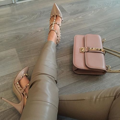 How sexy are women in high heels?