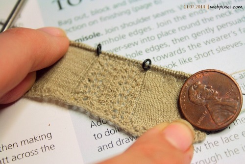 aristoteliancomplacency: stoogesneedtolearn: aristoteliancomplacency: alexisknits: Tiny gauge knit s