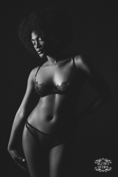 thelingerieaddict: A quick sneak peek from a recent shoot with Tigz Rice Studios wearing Edge o&rsqu