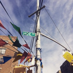 sonoanthony:  blkoutqueen:  Found the street named after me in the Bronx. Next to Dollar R Us.  Lmao I know this place