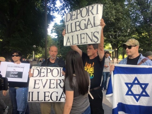 palestinianliberator: [These photos were taken by a friend of mine at the “Defend DACA” protest in New York, where the protesters were met by white-supremacist counter-protesters] Zionism and White Supremacy go hand in hand The man holding the Israeli