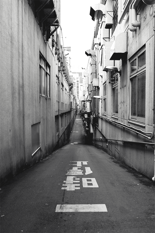 anticlimaxed:  Shinbashi Backstreet, Tokyo 