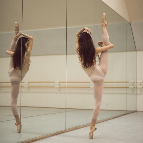 photohab: Zachariah Epperson Captures The Magical World of Ballet and Dancers