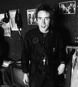therealmickrock:Johnny Rotten – London,