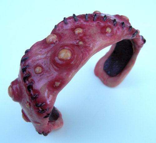mortifiedandawesome:  Too icky for me but they are magnificent! 