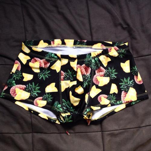 Porn photo theunderwearbear:  tenyards:  Pineapple Birthday