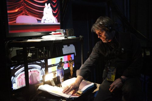 thebackstagebadger:Dency Nelson, Oscar Stage Manager ExtraordinaireSource.Read the article on this a