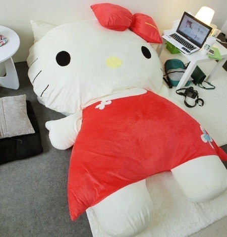 saythankyoudaddy:  godisempty:  hello-kitty:  It does exist!   WANT!!!  :O DADDY!!!!