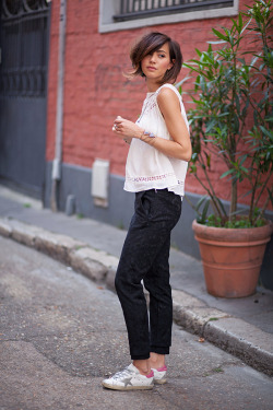 Justthedesign:  Summery And Casual. White Top, Black Pants And Sneakers. Love It?