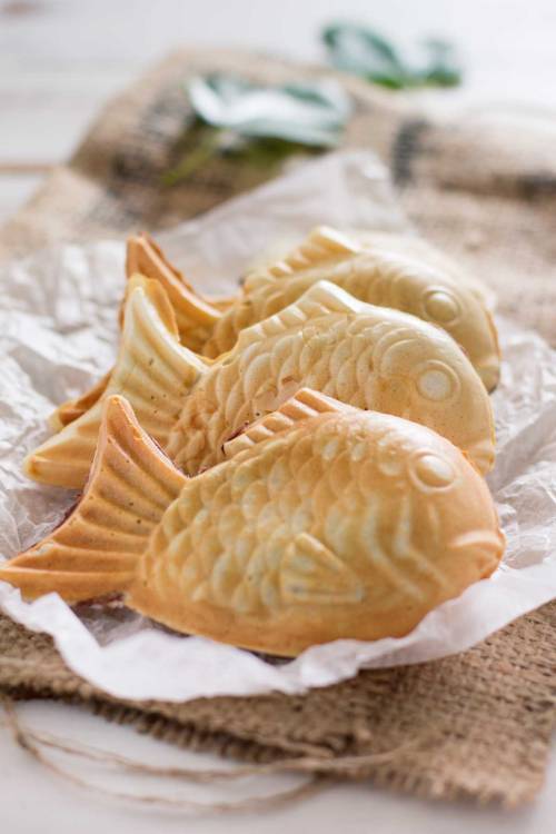 sweetoothgirl: taiyaki (japanese fish shaped waffle)