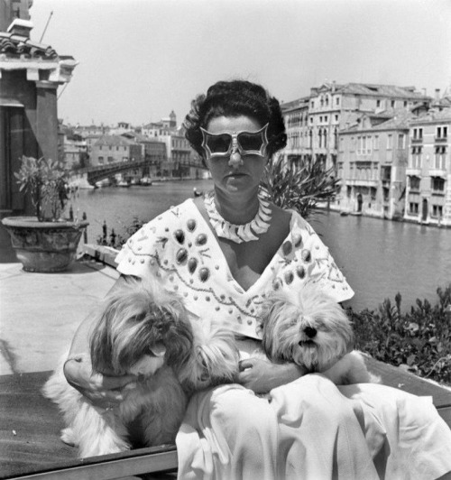 vintageeveryday:18 photographs of Peggy Guggenheim wearing her iconic “butterfly” sungla