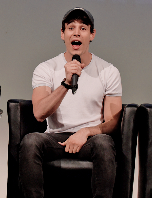 becauseyoushine:Alberto Rosende attends The Hunters Of Shadow 2 in Paris (O6.17.18)