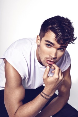 meninvogue:  Josh Cuthbert 